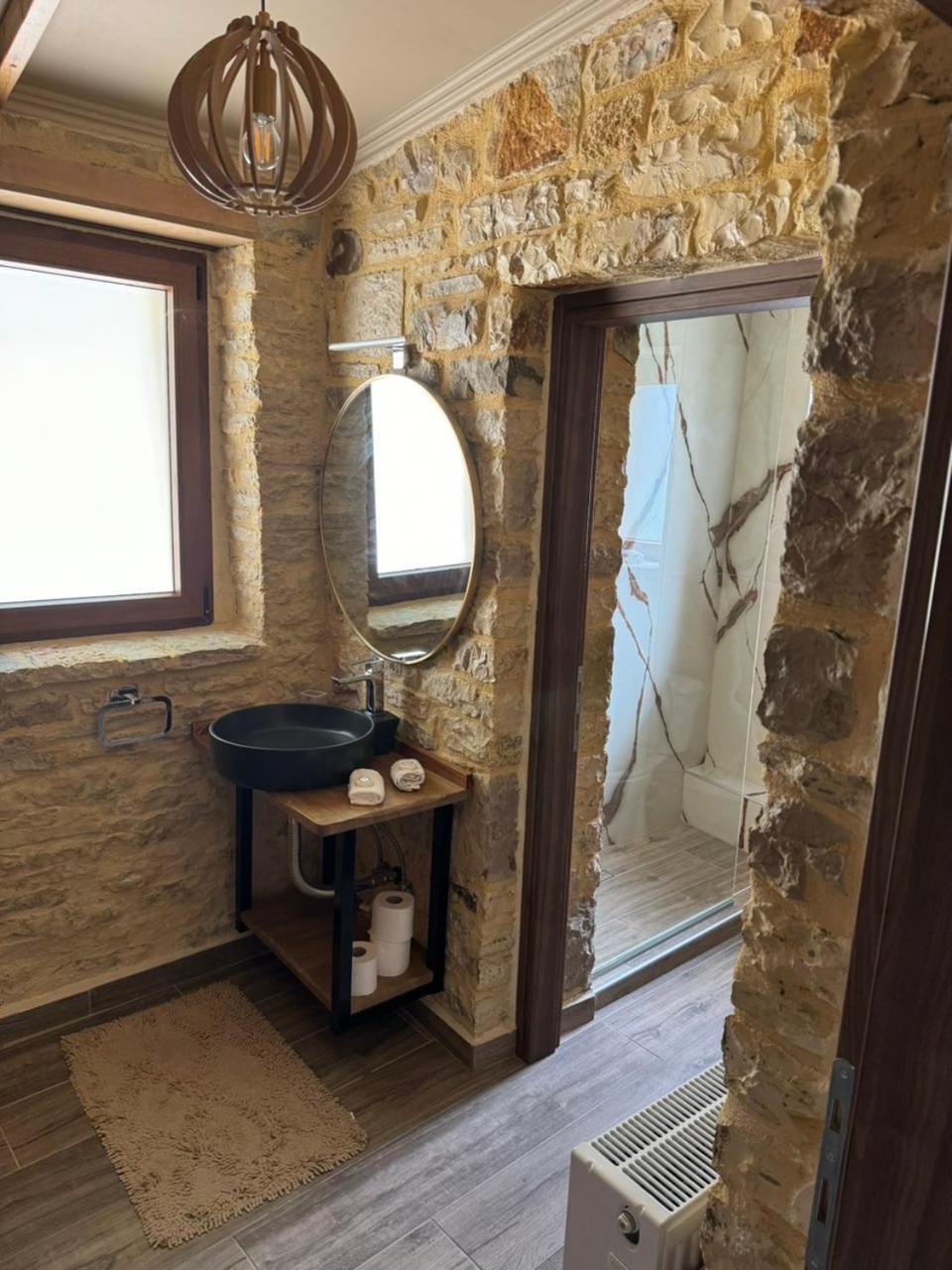 Ekali Stone House * Kalentzi